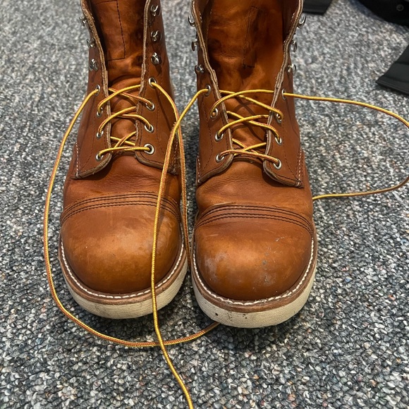 Red Wing Shoes Chestnut Leather Moc Toe Work Boots with Yellow Laces - Picture 4 of 7